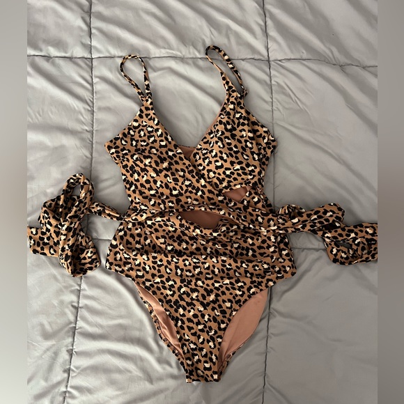 Aerie Wrap One Piece Swimsuit - Picture 2 of 4